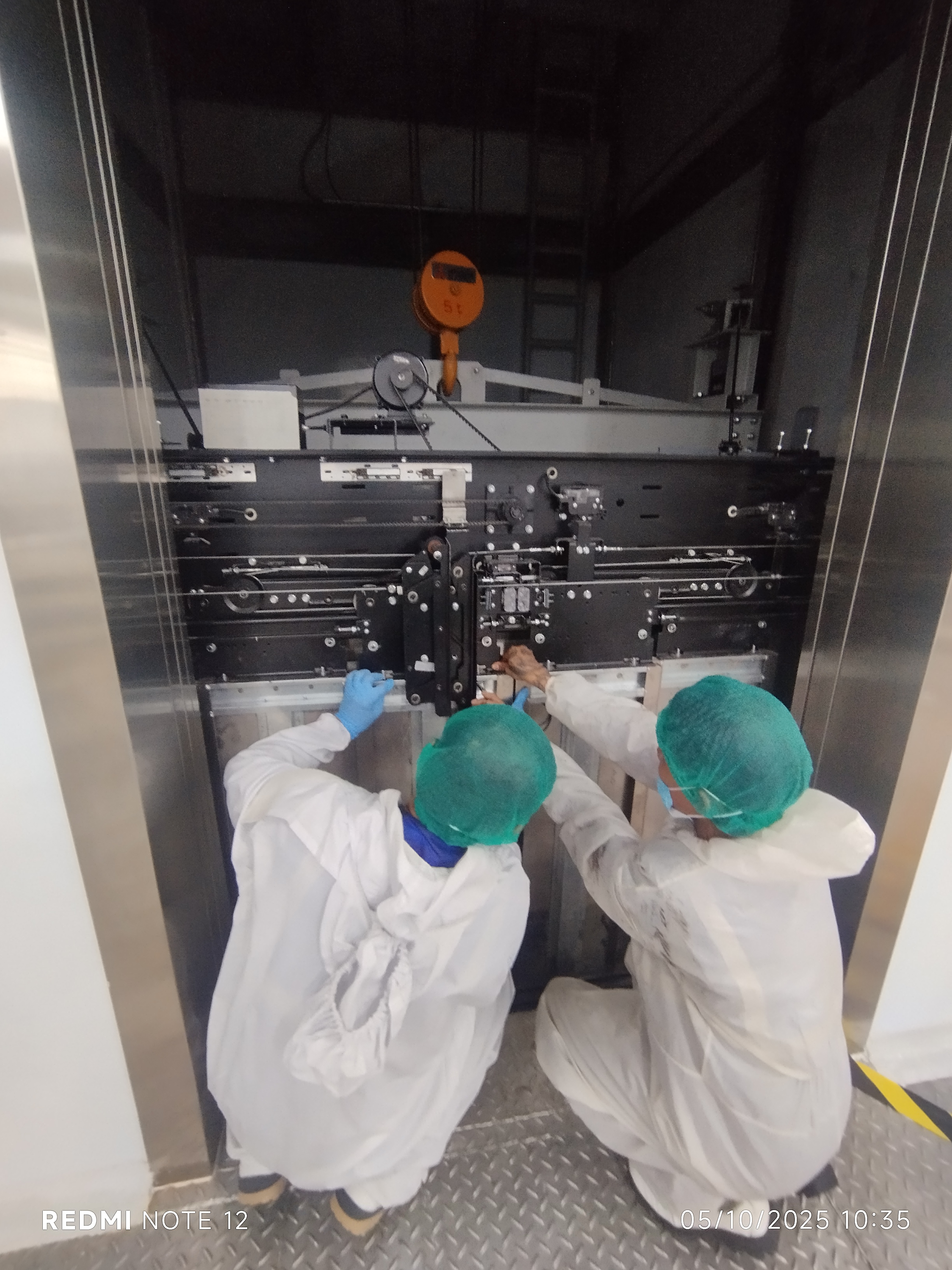 Pemasangan Sensor Door Controler Lift Barang PT.beiersdorf indonesia malang